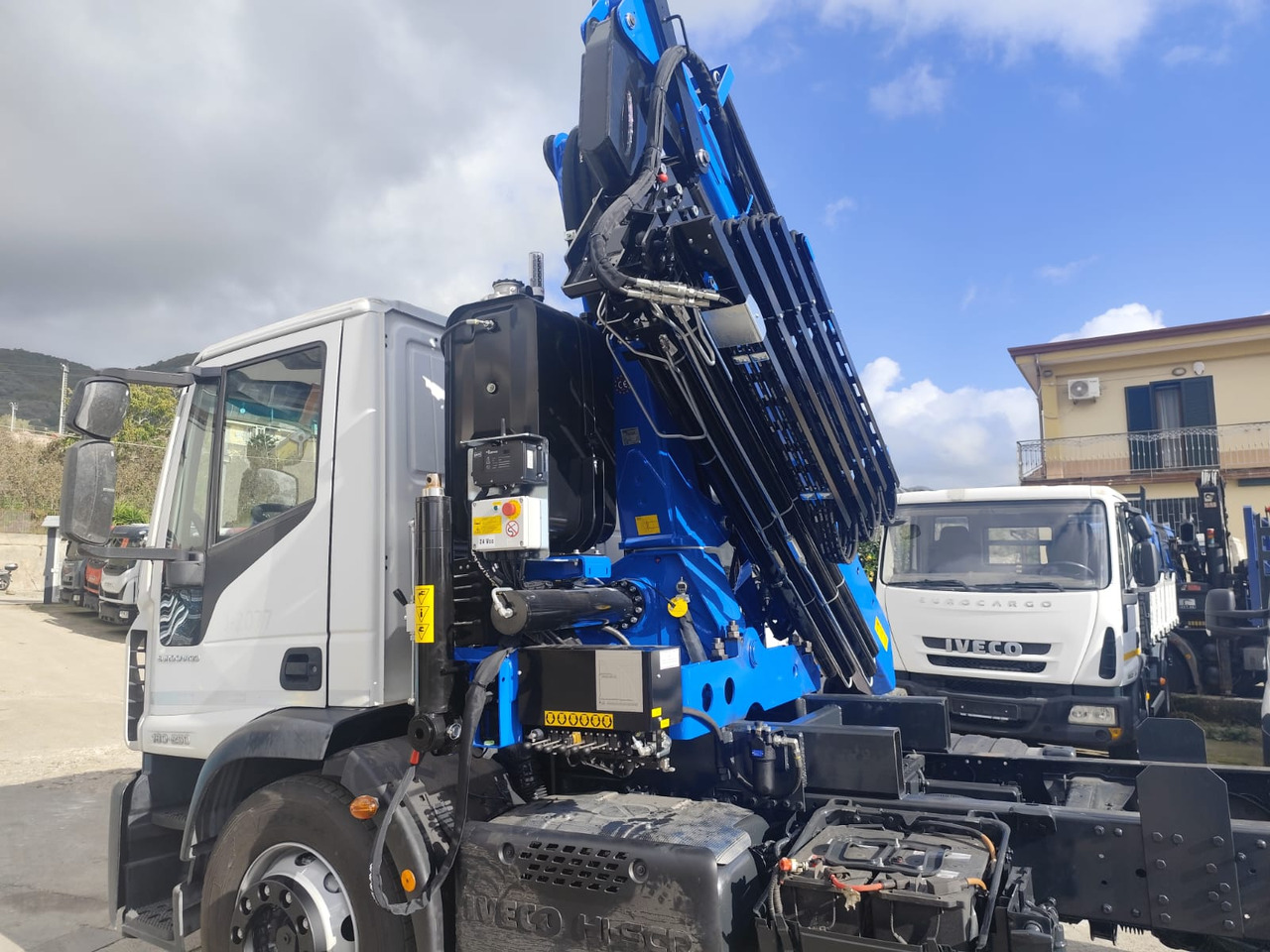 IVECO EUROCARGO 180-250 - Kraanaga veoauto, Kraanaga veoauto: pilt 4 IVECO EUROCARGO 180-250 - Kraanaga veoauto, Kraanaga veoauto: pilt 4