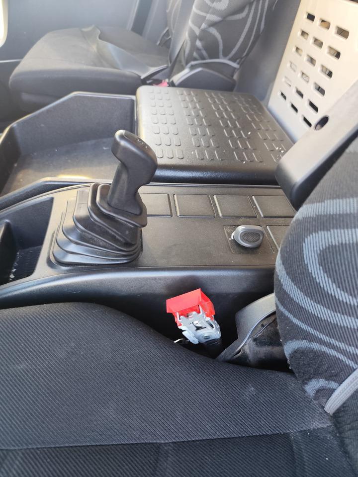 IVECO EUROCARGO 180-320 - Kabiinišassiiga veoauto: pilt 4 IVECO EUROCARGO 180-320 - Kabiinišassiiga veoauto: pilt 4