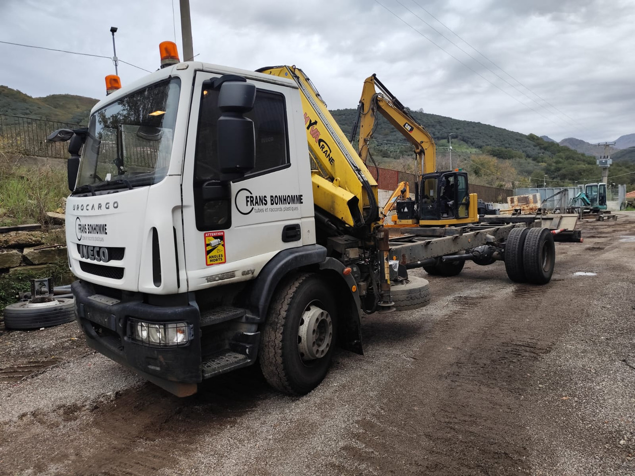 IVECO EUROCARGO 180E25 - Kraanaga veoauto, Kraanaga veoauto: pilt 1 IVECO EUROCARGO 180E25 - Kraanaga veoauto, Kraanaga veoauto: pilt 1