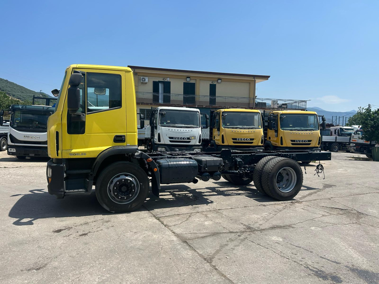 IVECO EUROCARGO 190EL25 - Kabiinišassiiga veoauto: pilt 2 IVECO EUROCARGO 190EL25 - Kabiinišassiiga veoauto: pilt 2