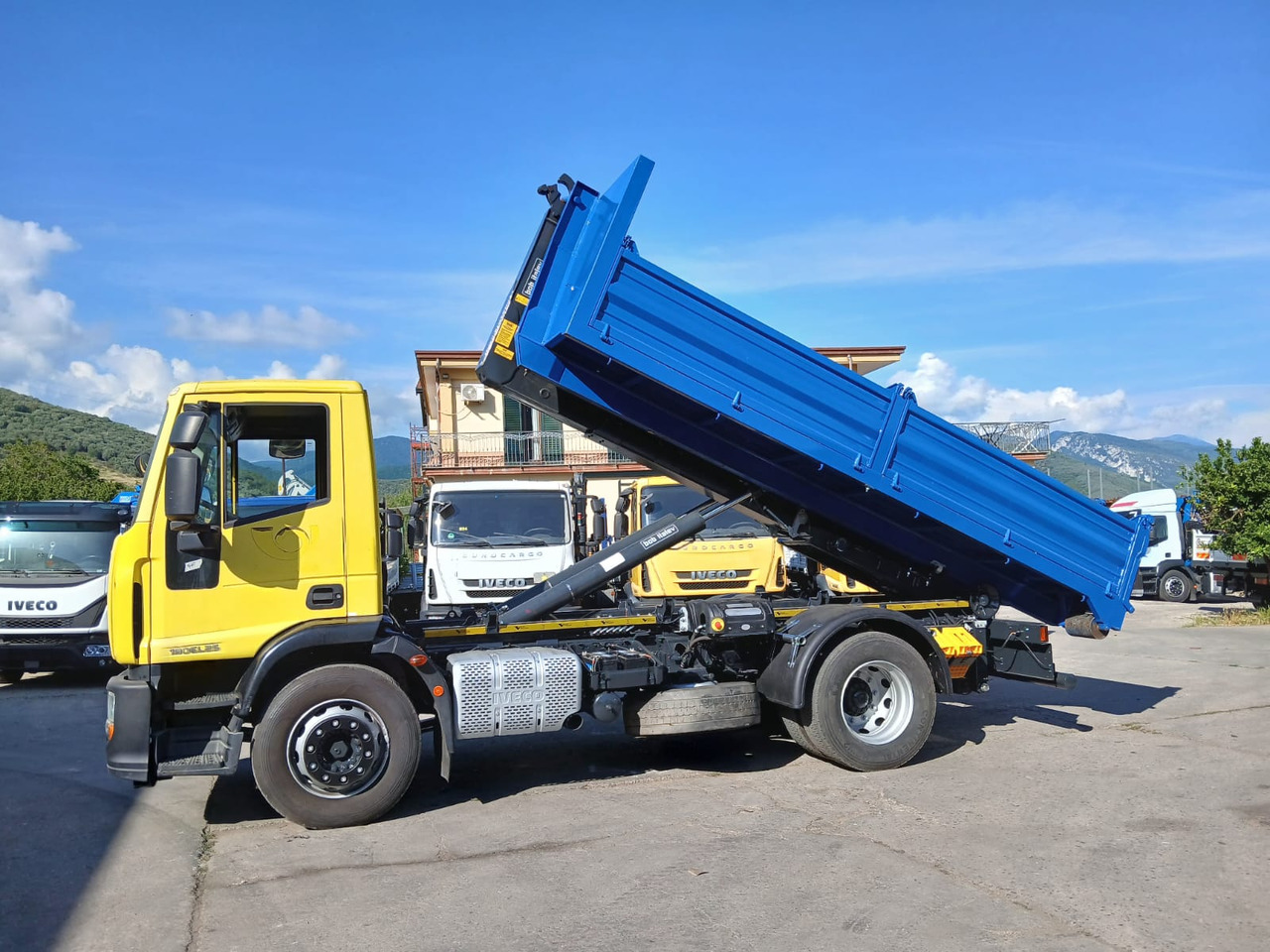 IVECO EUROCARGO 190EL25 - Konkstõstukiga veoauto: pilt 4 IVECO EUROCARGO 190EL25 - Konkstõstukiga veoauto: pilt 4