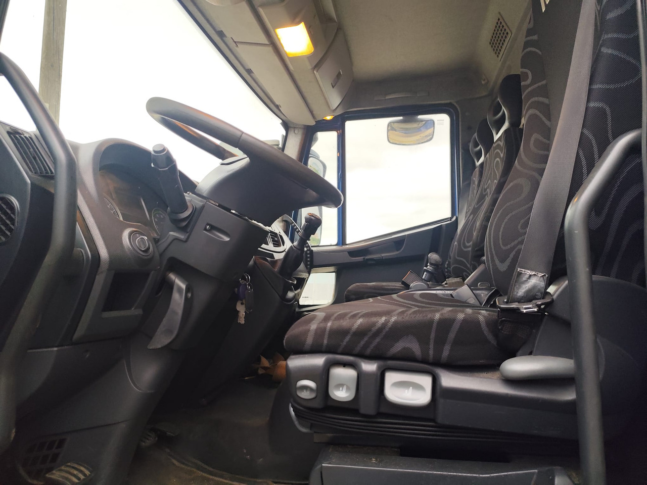 IVECO EUROCARGO 190EL28 - Kabiinišassiiga veoauto: pilt 5 IVECO EUROCARGO 190EL28 - Kabiinišassiiga veoauto: pilt 5