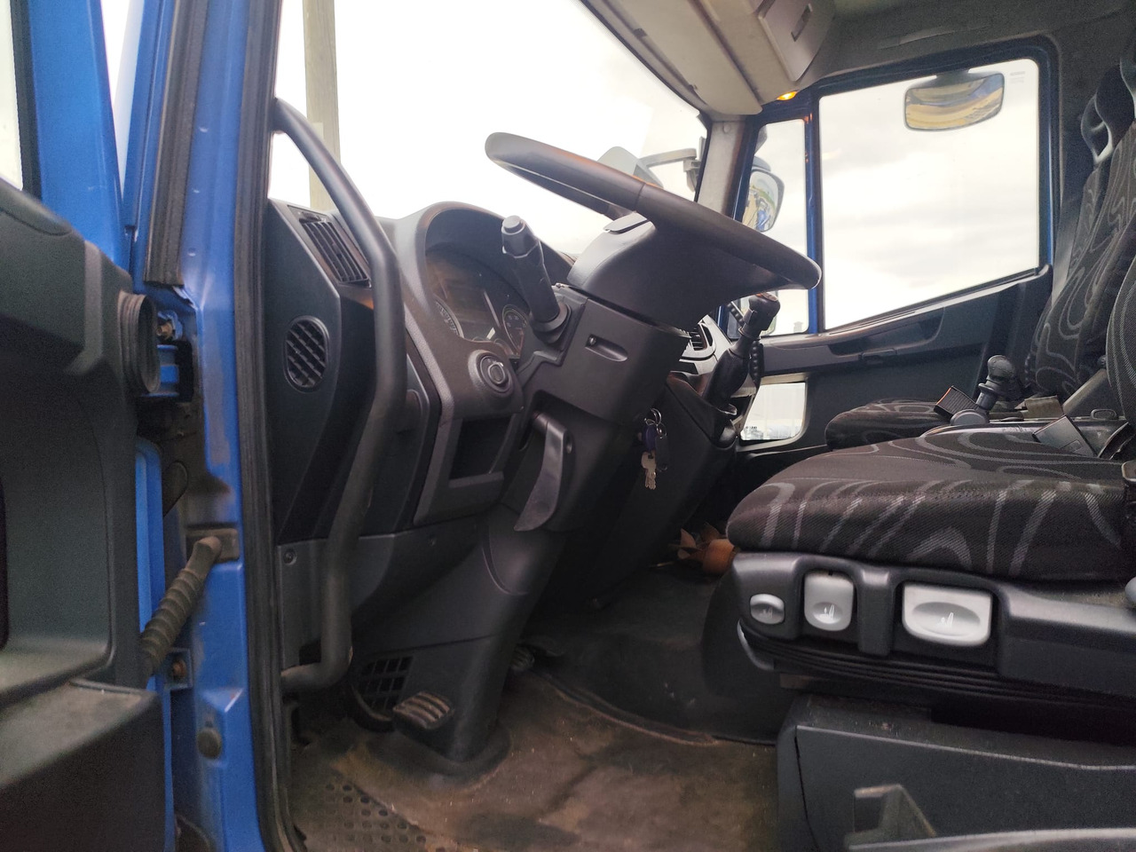IVECO EUROCARGO 190EL28 - Kabiinišassiiga veoauto: pilt 3 IVECO EUROCARGO 190EL28 - Kabiinišassiiga veoauto: pilt 3
