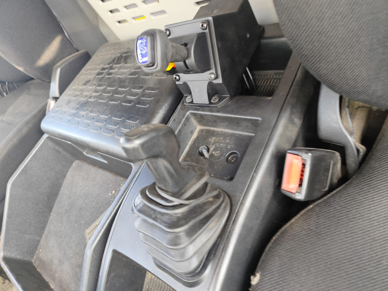 IVECO EUROCARGO 75-160 - Kraanaga veoauto: pilt 5 IVECO EUROCARGO 75-160 - Kraanaga veoauto: pilt 5