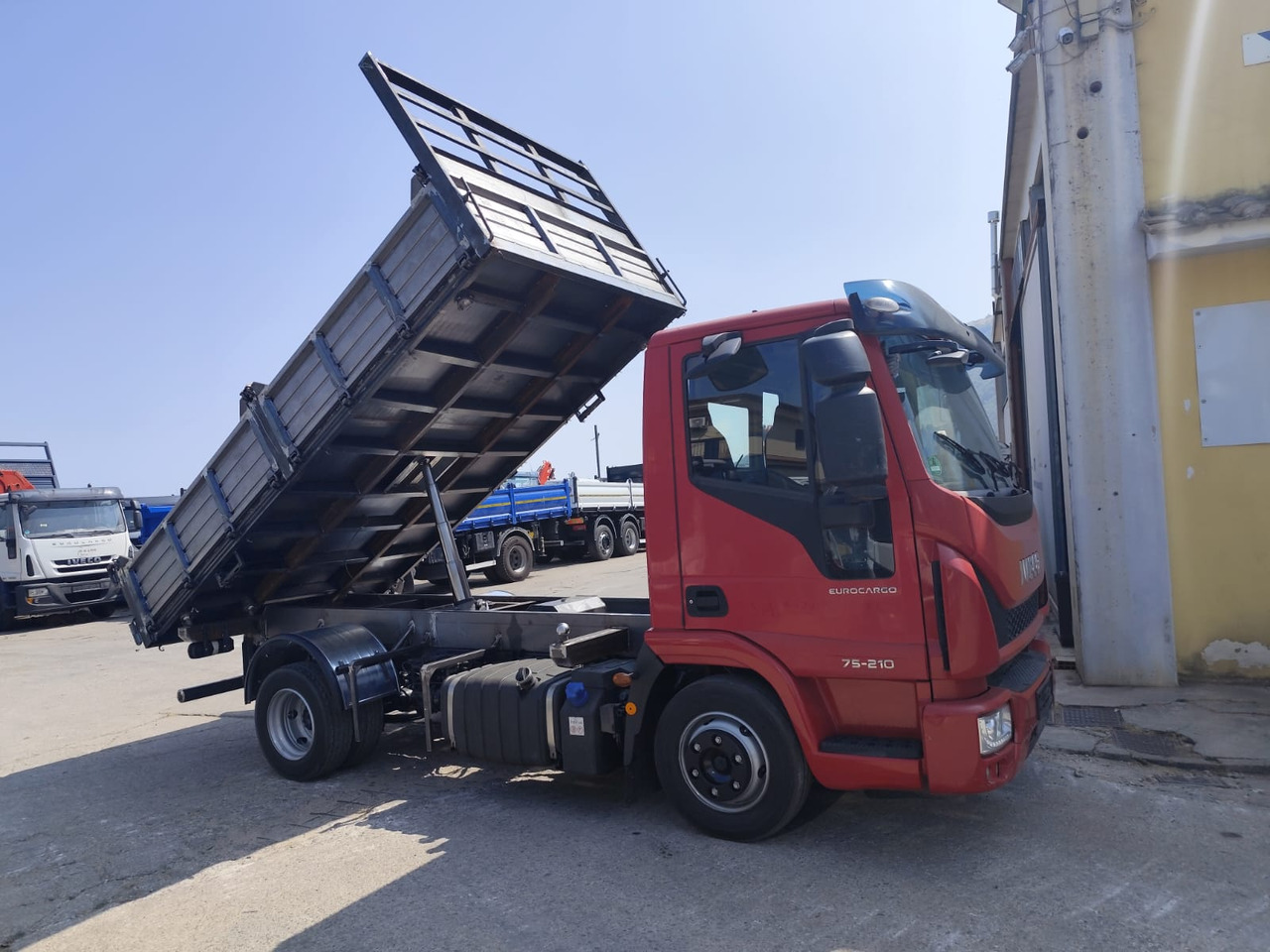 IVECO EUROCARGO 75-210 - Kallurauto: pilt 1 IVECO EUROCARGO 75-210 - Kallurauto: pilt 1