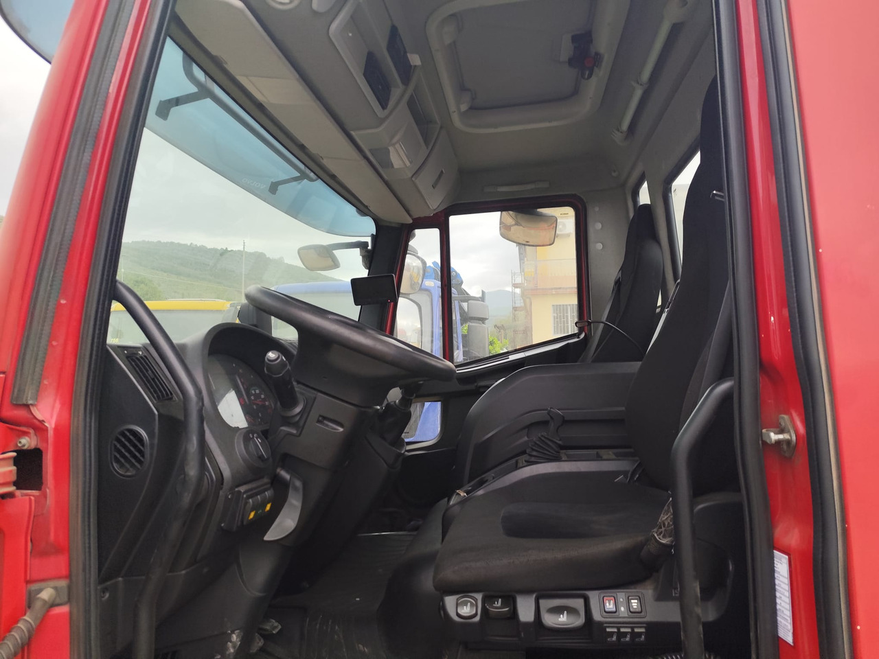 IVECO EUROCARGO 75-210 - Kallurauto: pilt 3 IVECO EUROCARGO 75-210 - Kallurauto: pilt 3