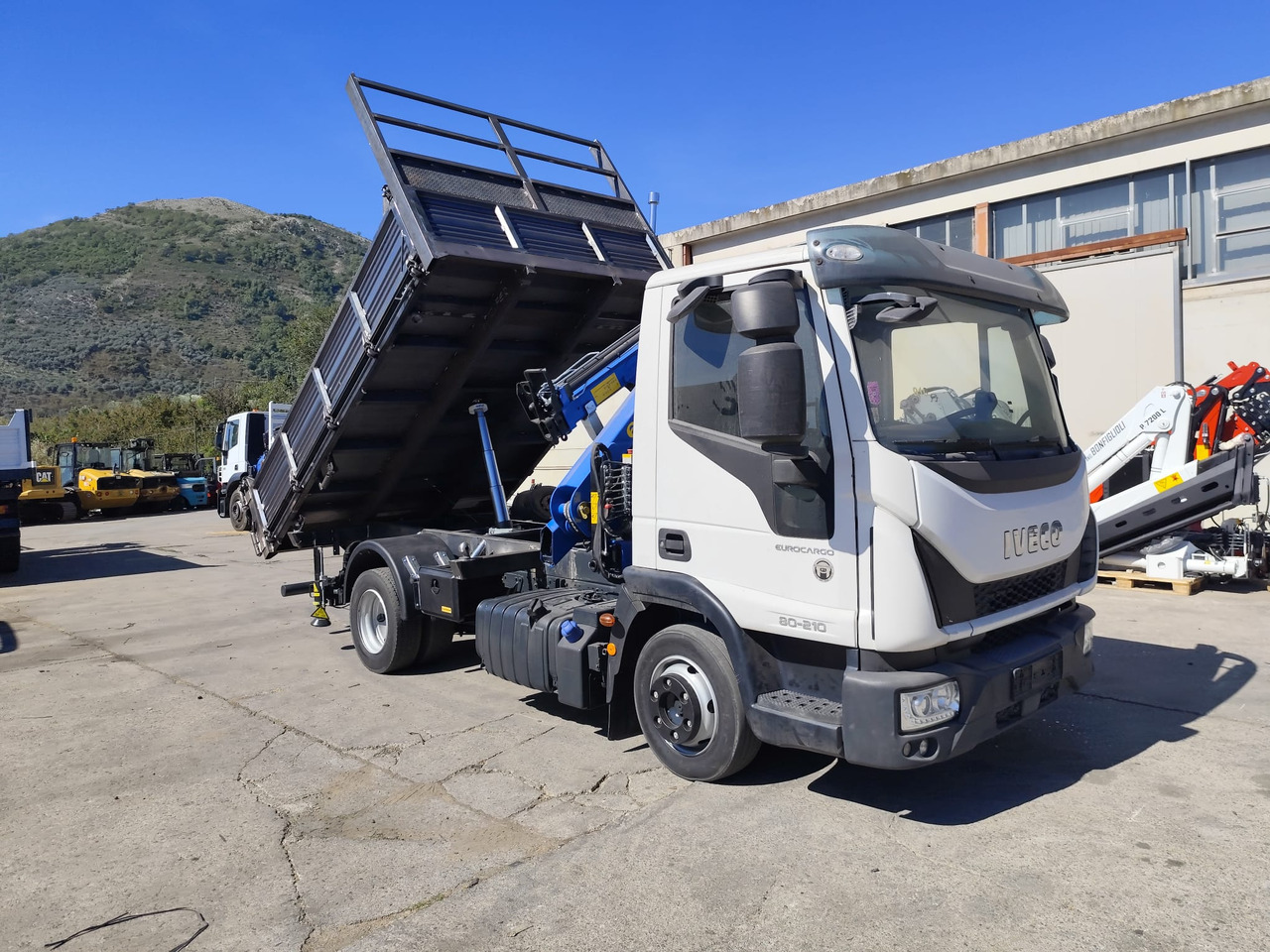 IVECO EUROCARGO 80-210 - Kraanaga veoauto: pilt 4 IVECO EUROCARGO 80-210 - Kraanaga veoauto: pilt 4