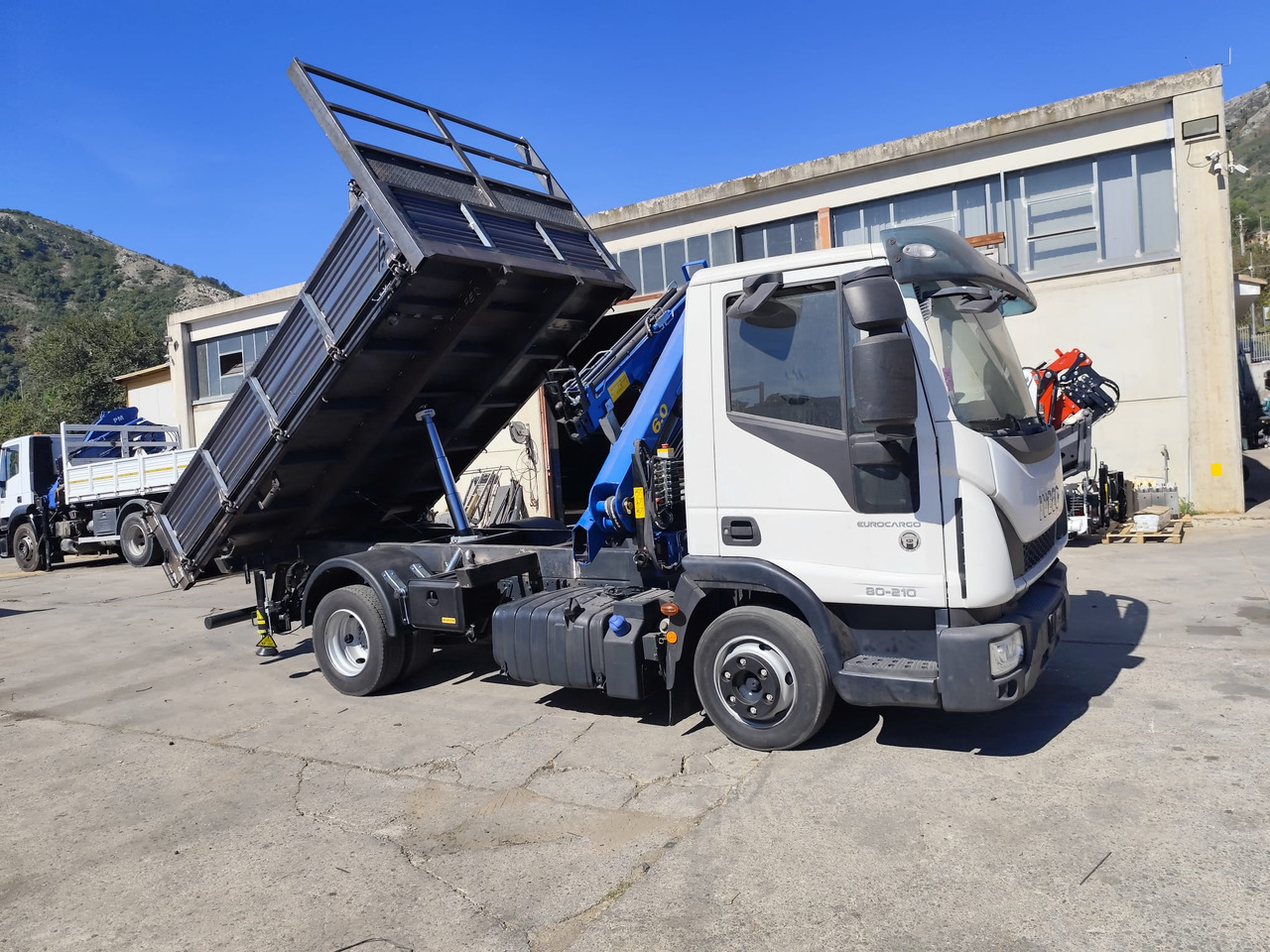 IVECO EUROCARGO 80-210 - Kraanaga veoauto: pilt 3 IVECO EUROCARGO 80-210 - Kraanaga veoauto: pilt 3