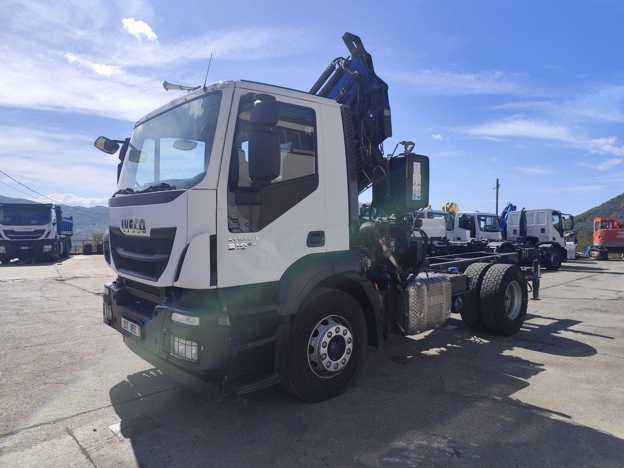 IVECO STRALIS 190S31 - Kraanaga veoauto: pilt 1 IVECO STRALIS 190S31 - Kraanaga veoauto: pilt 1