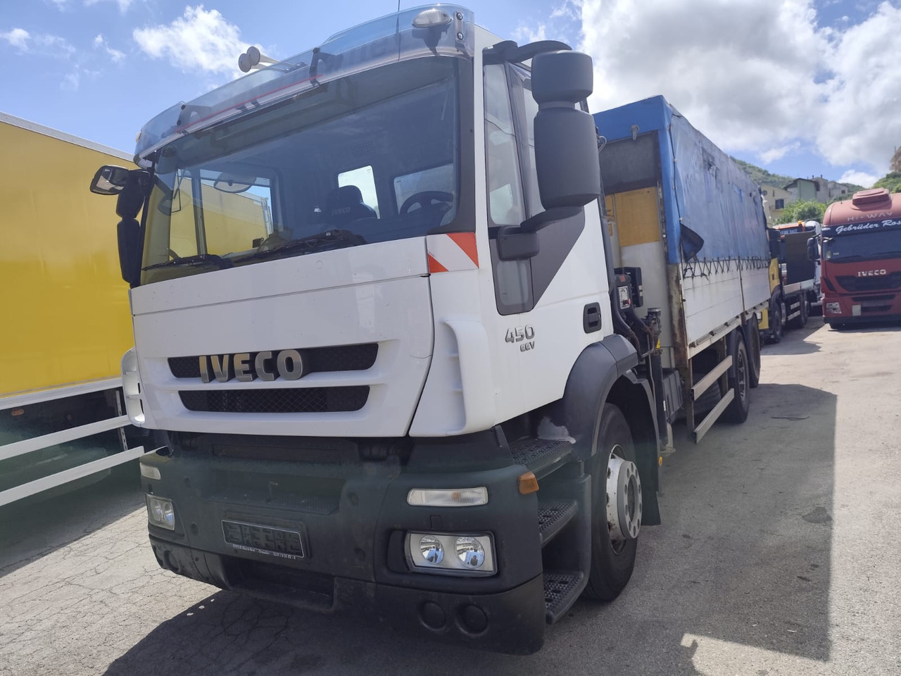 IVECO STRALIS 260S45 - Kraanaga veoauto: pilt 1 IVECO STRALIS 260S45 - Kraanaga veoauto: pilt 1
