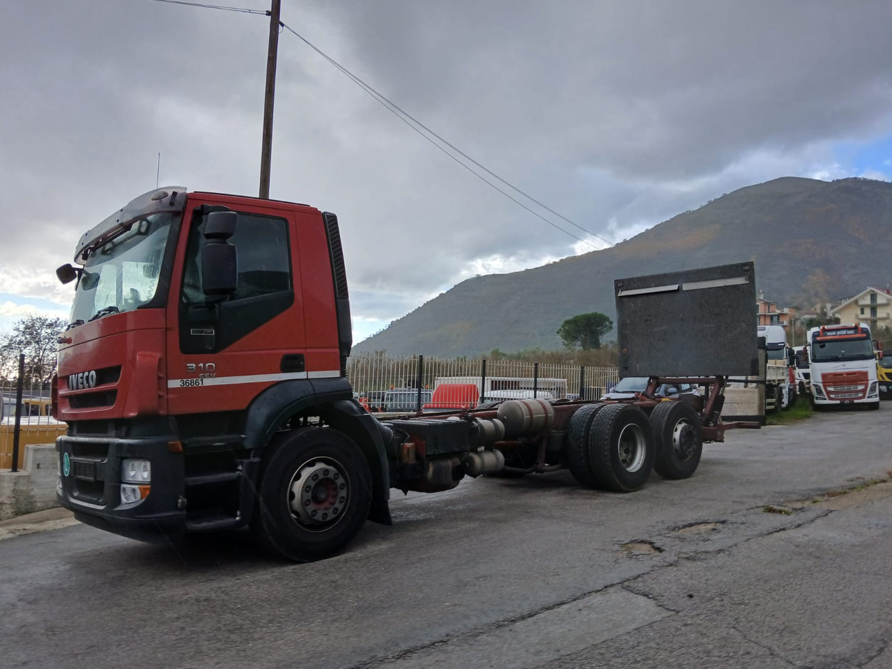 IVECO STRALIS AD 260S31 - Kabiinišassiiga veoauto: pilt 1 IVECO STRALIS AD 260S31 - Kabiinišassiiga veoauto: pilt 1