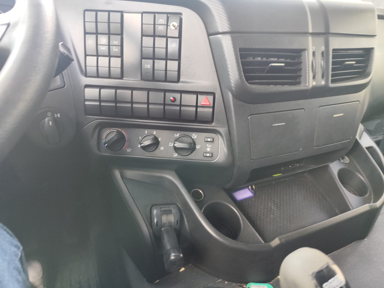 IVECO STRALIS AD 260S31 XP liising IVECO STRALIS AD 260S31 XP: pilt 30 IVECO STRALIS AD 260S31 XP liising IVECO STRALIS AD 260S31 XP: pilt 30