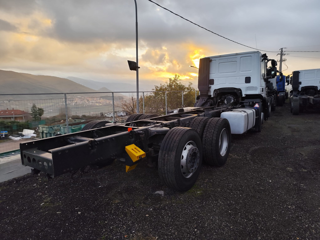 IVECO STRALIS AD 260S31 XP - Kabiinišassiiga veoauto: pilt 2 IVECO STRALIS AD 260S31 XP - Kabiinišassiiga veoauto: pilt 2