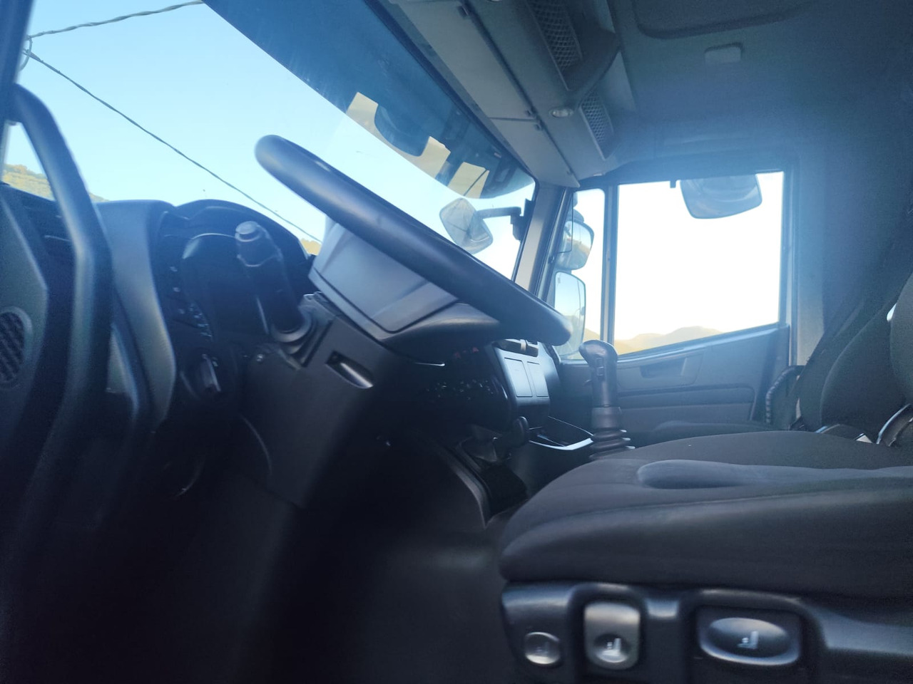 IVECO STRALIS AD 260S31 XP - Kabiinišassiiga veoauto: pilt 3 IVECO STRALIS AD 260S31 XP - Kabiinišassiiga veoauto: pilt 3