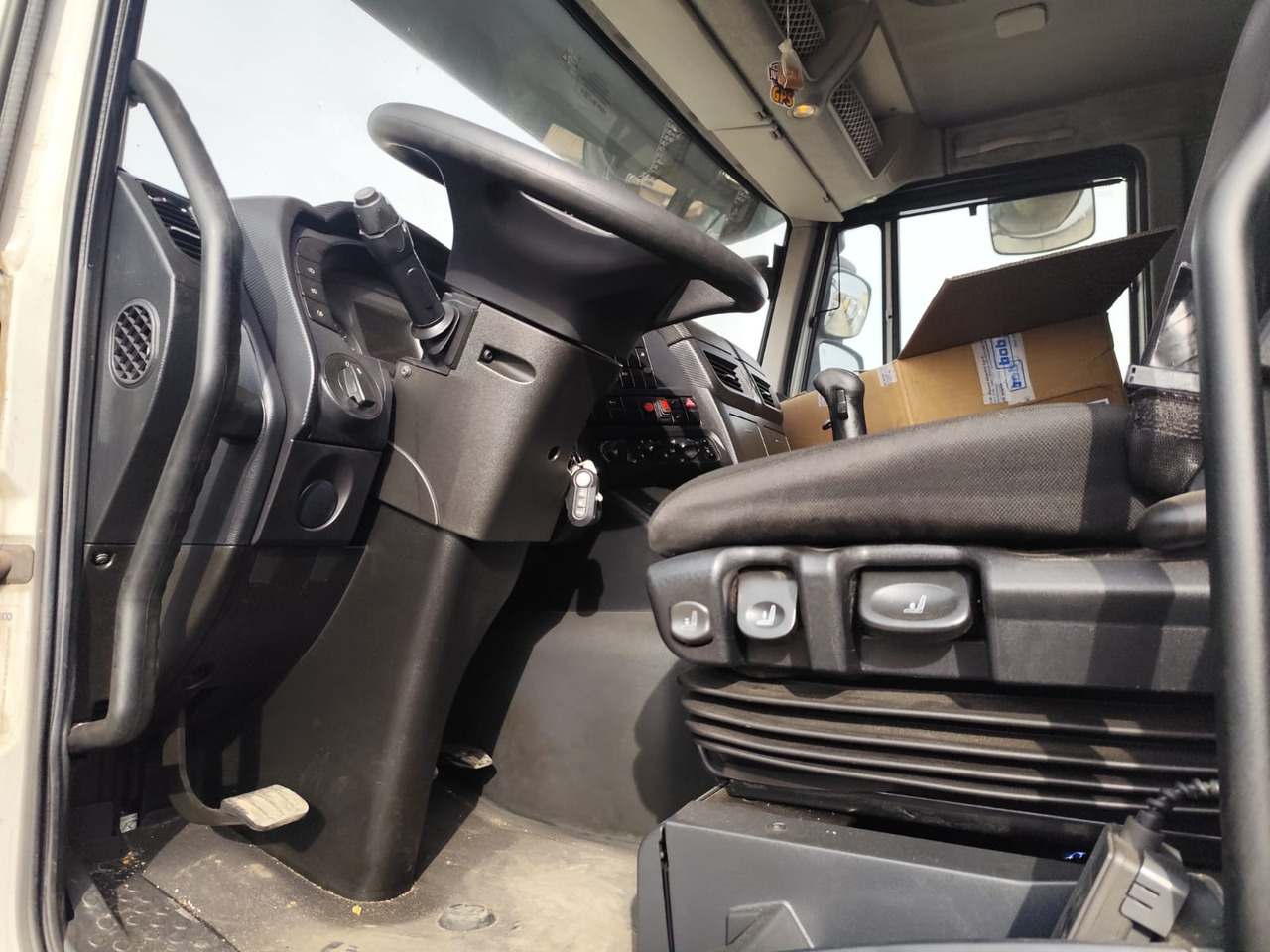 Konkstõstukiga veoauto IVECO STRALIS AD 260S31 Y/P: pilt 7 Konkstõstukiga veoauto IVECO STRALIS AD 260S31 Y/P: pilt 7