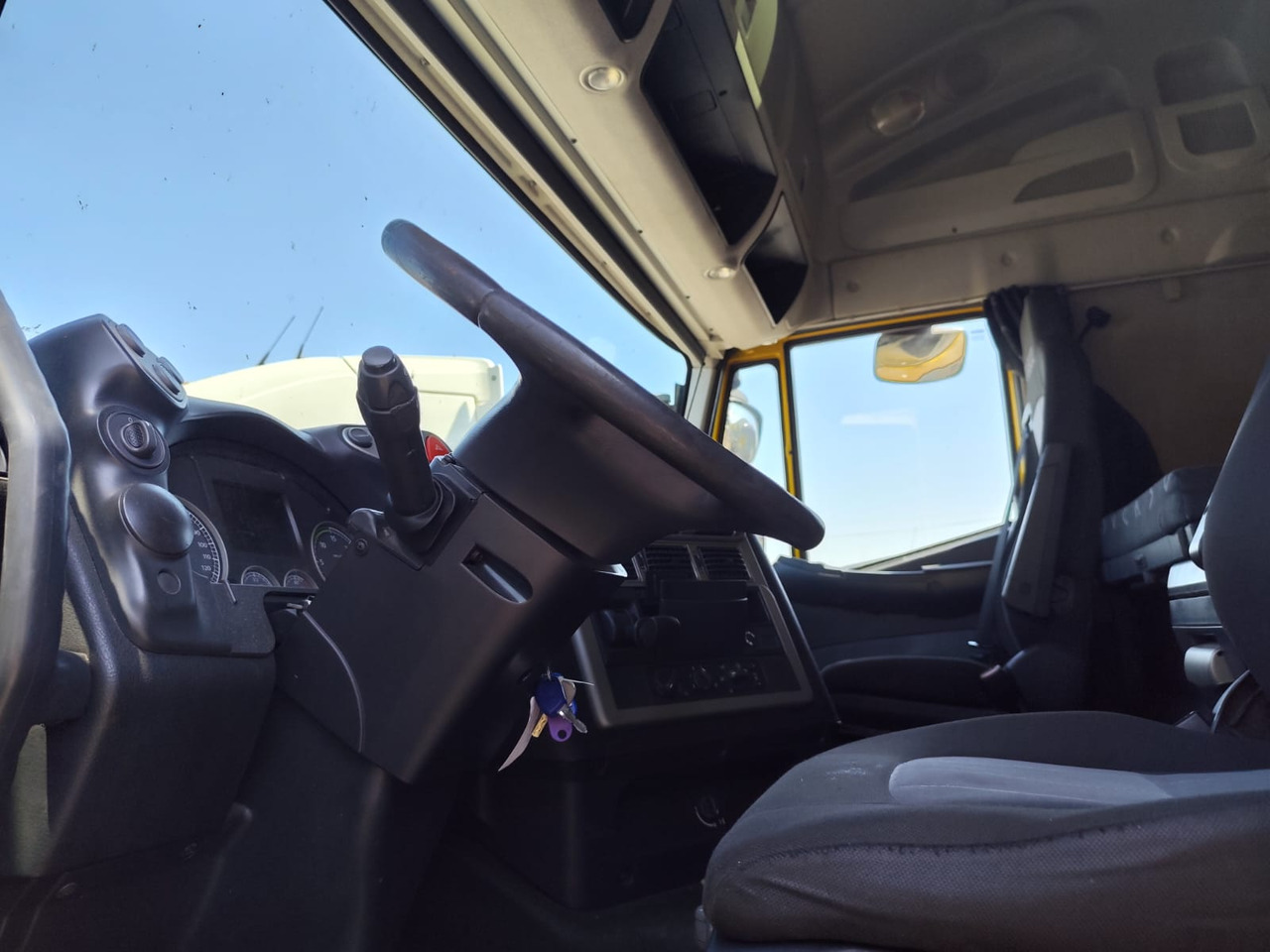 IVECO STRALIS CUBE AD260S42 - Konteinerveduk/ Tõstukiga veoauto: pilt 3 IVECO STRALIS CUBE AD260S42 - Konteinerveduk/ Tõstukiga veoauto: pilt 3