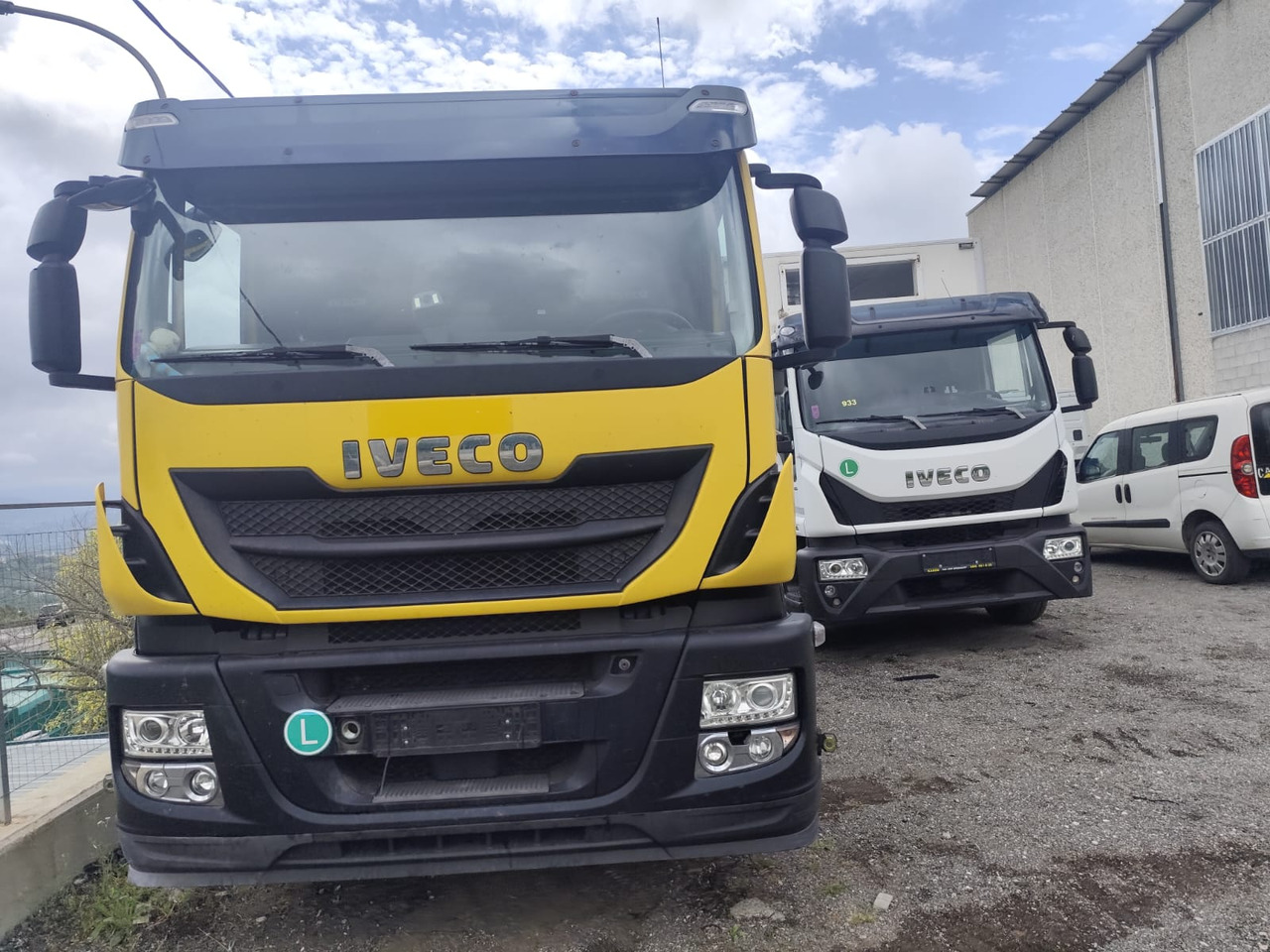Kabiinišassiiga veoauto IVECO STRALIS HI-STREET AD190S42: pilt 14