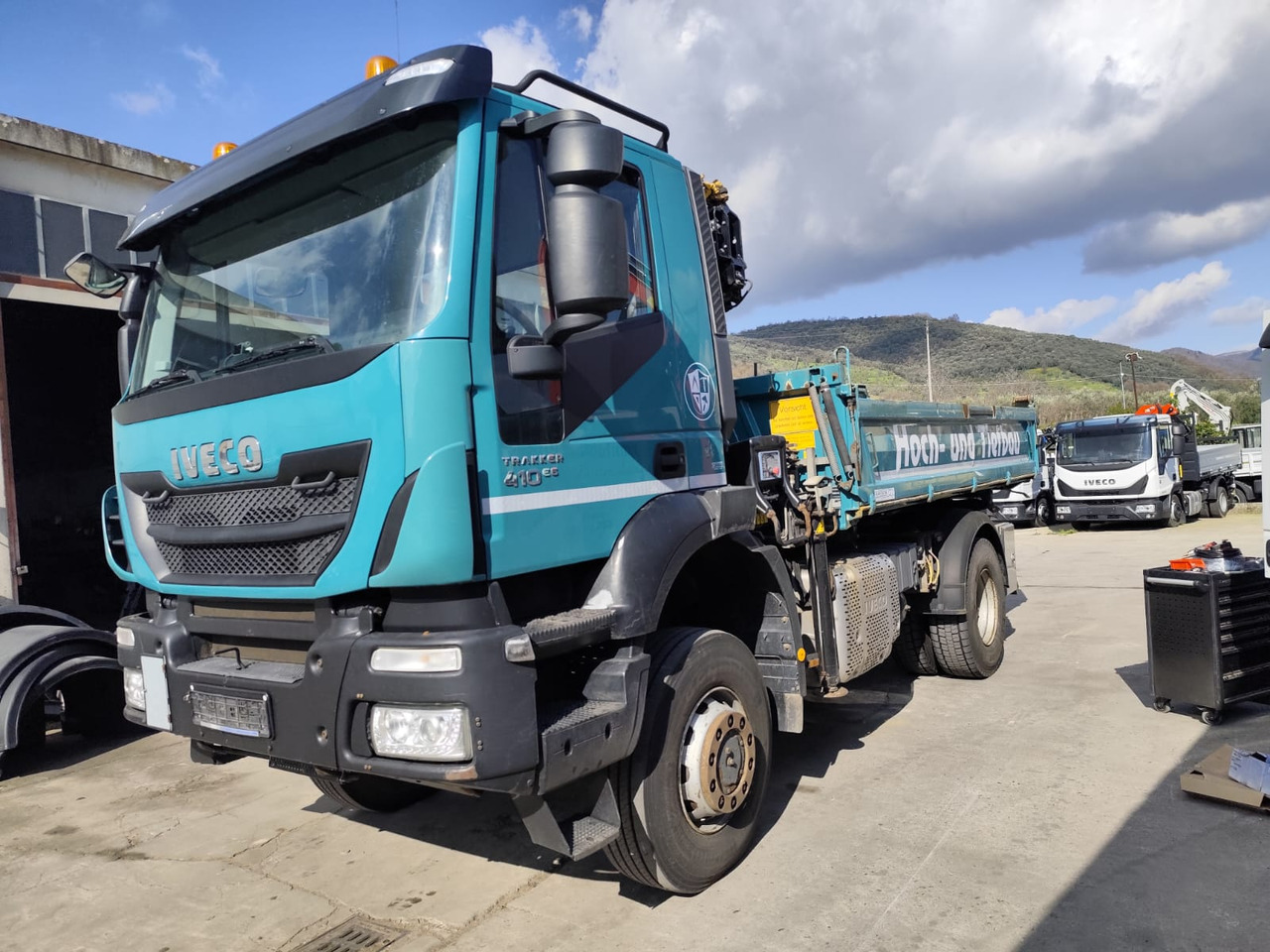 IVECO TRAKKER 190T41 - Kraanaga veoauto: pilt 1 IVECO TRAKKER 190T41 - Kraanaga veoauto: pilt 1
