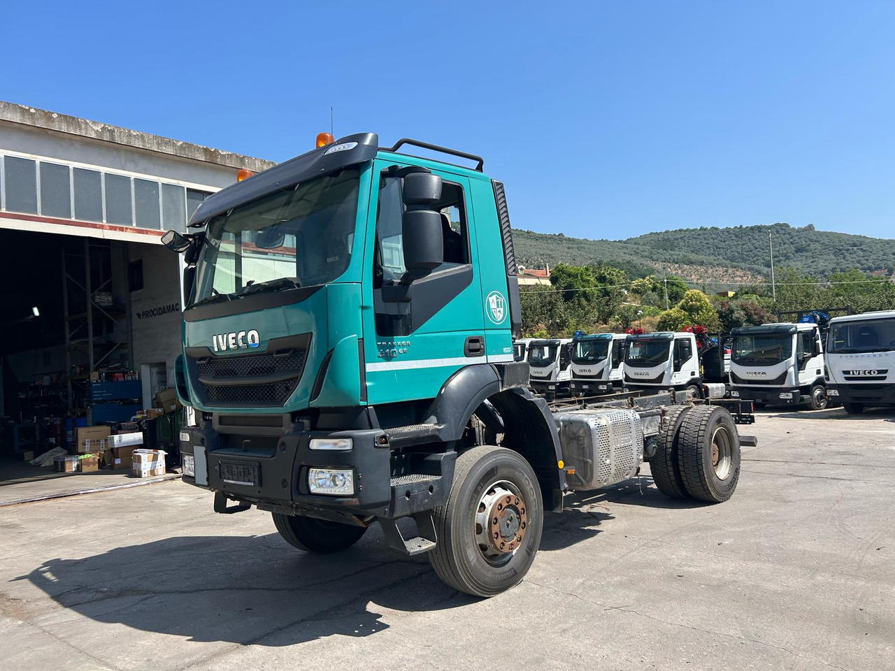 IVECO TRAKKER 190T41 - Kabiinišassiiga veoauto: pilt 3 IVECO TRAKKER 190T41 - Kabiinišassiiga veoauto: pilt 3