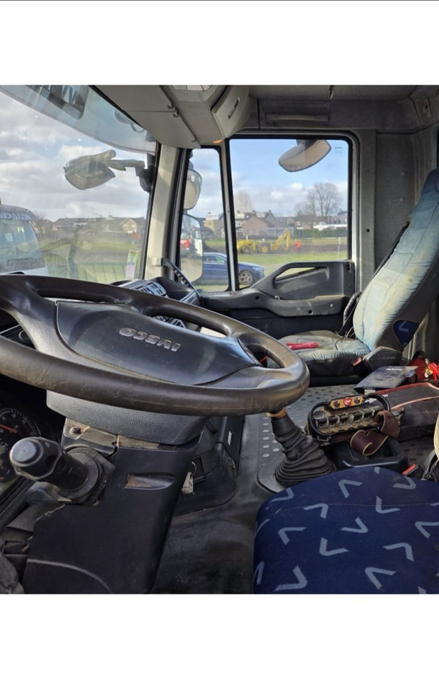 IVECO TRAKKER 260T36 - Kraanaga veoauto: pilt 2 IVECO TRAKKER 260T36 - Kraanaga veoauto: pilt 2