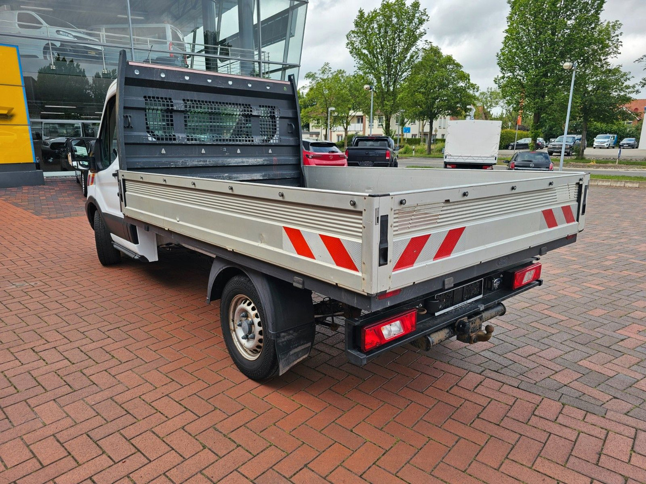 Ford Transit Pritsche 350 L2 Einzelkabine Motorschade - Madelauto: pilt 4 Ford Transit Pritsche 350 L2 Einzelkabine Motorschade - Madelauto: pilt 4