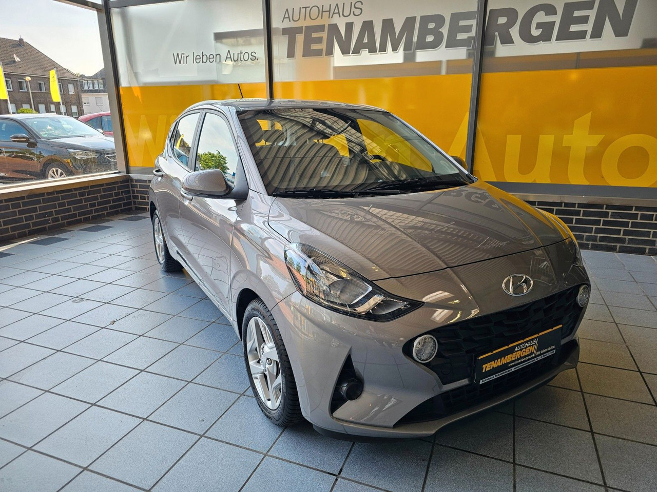 Hyundai i10 Trend AUTOMATIK SHZ PDC LenkrHzg DAB Spurhal - Auto: pilt 2 Hyundai i10 Trend AUTOMATIK SHZ PDC LenkrHzg DAB Spurhal - Auto: pilt 2