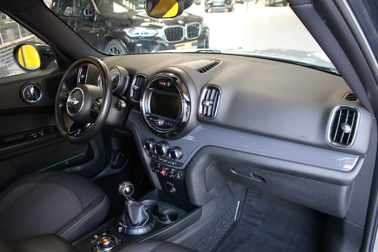 Auto MINI Cooper D Countryman Pepper Navi Klimaaut. PDC: pilt 7