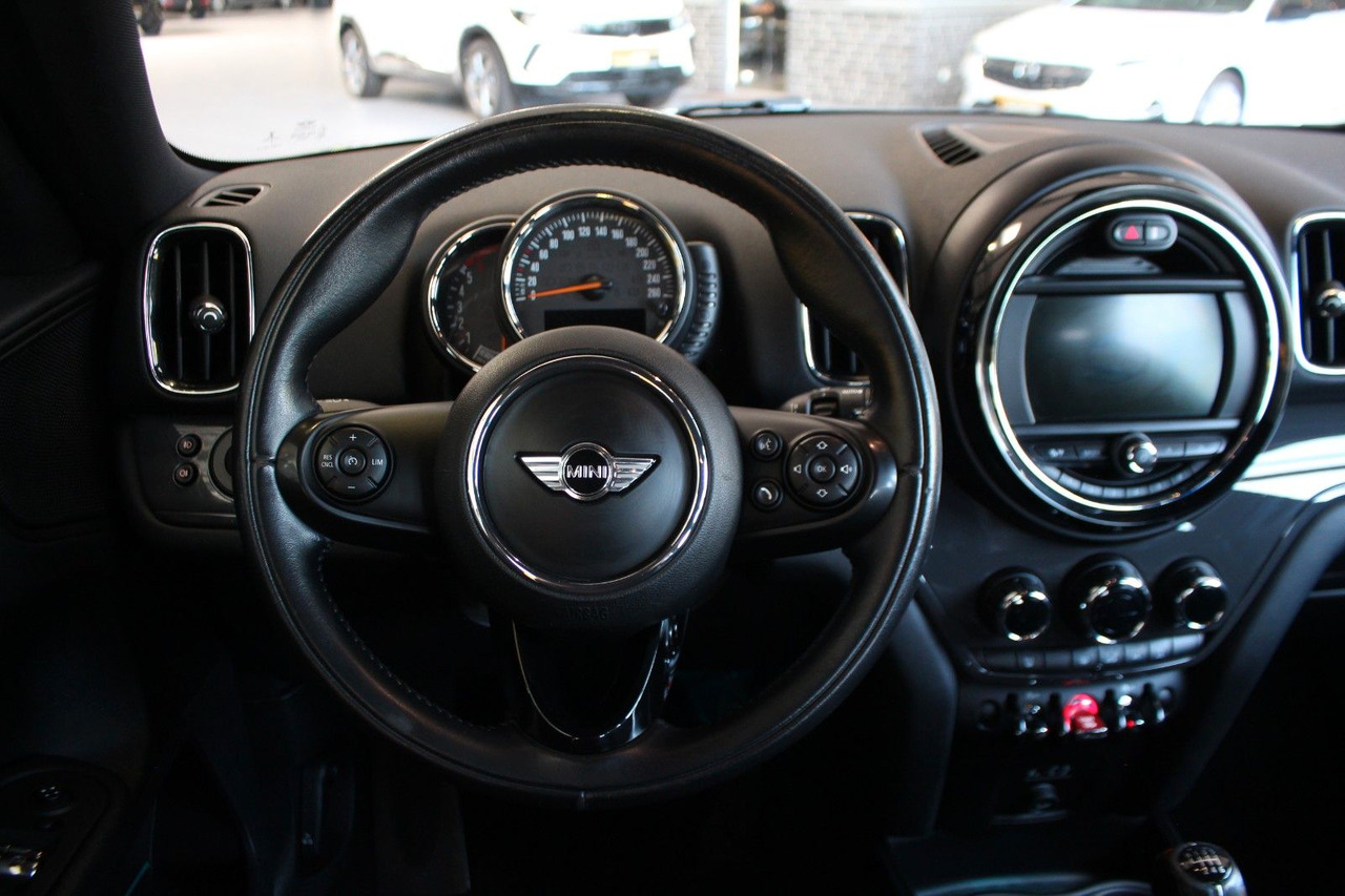 Auto MINI Cooper D Countryman Pepper Navi Klimaaut. PDC: pilt 14