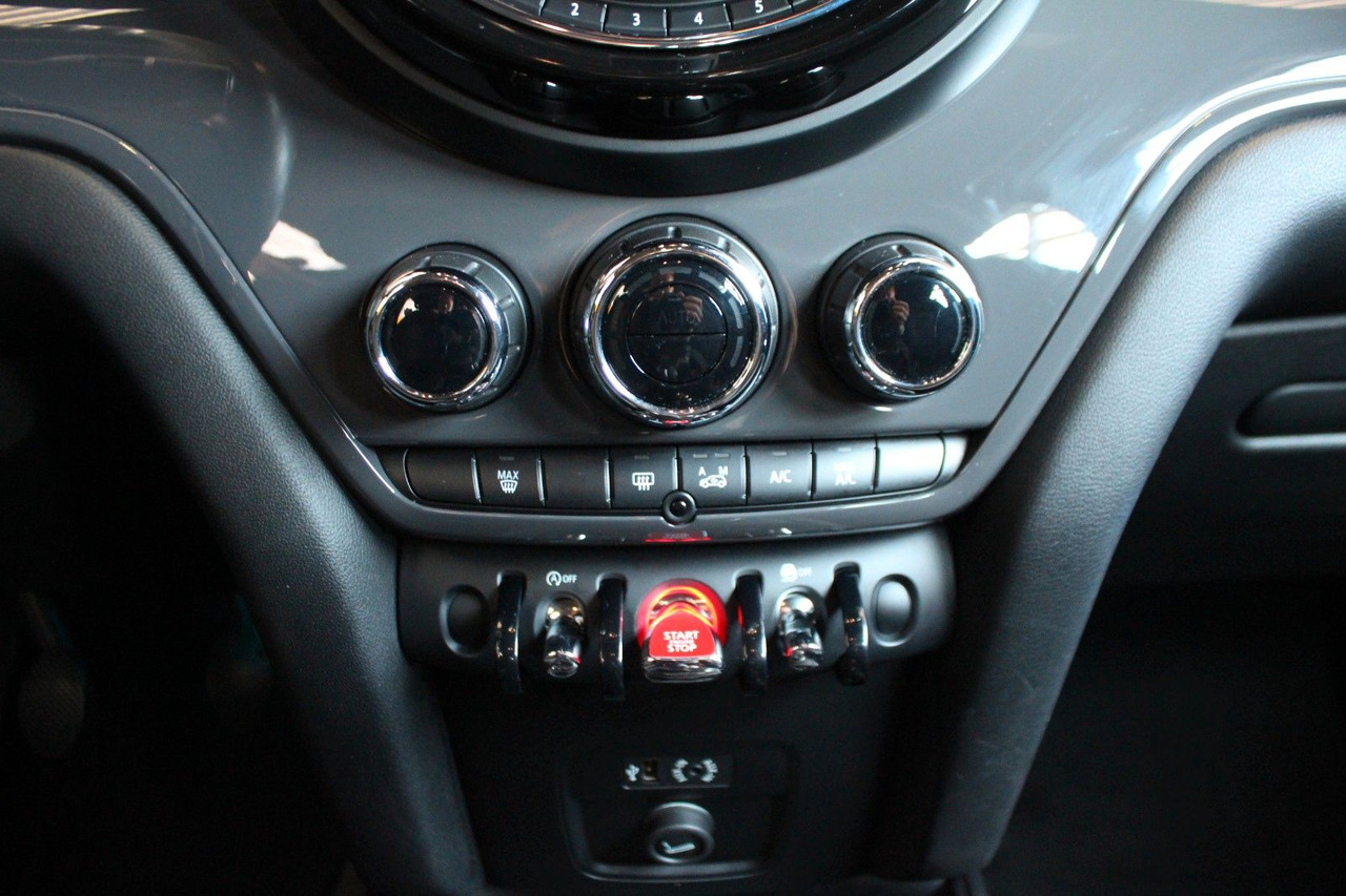 Auto MINI Cooper D Countryman Pepper Navi Klimaaut. PDC: pilt 16
