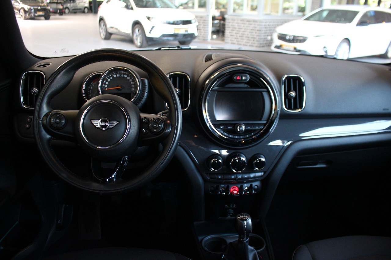 Auto MINI Cooper D Countryman Pepper Navi Klimaaut. PDC: pilt 13