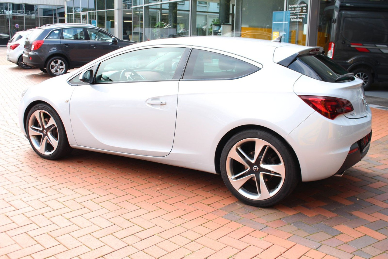 Opel Astra J GTC Innovation - Auto: pilt 2 Opel Astra J GTC Innovation - Auto: pilt 2