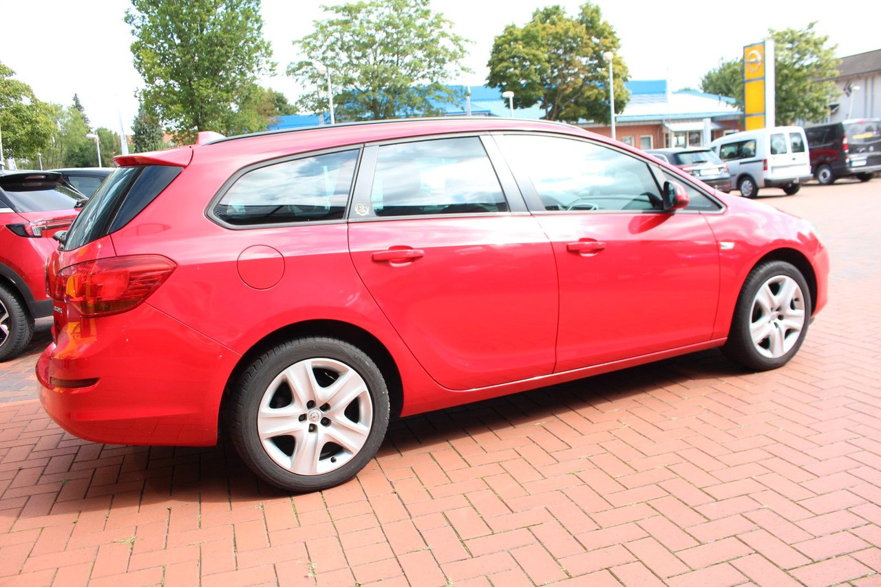 Opel Astra J Sports Tourer Design Edition - Universaal: pilt 4 Opel Astra J Sports Tourer Design Edition - Universaal: pilt 4