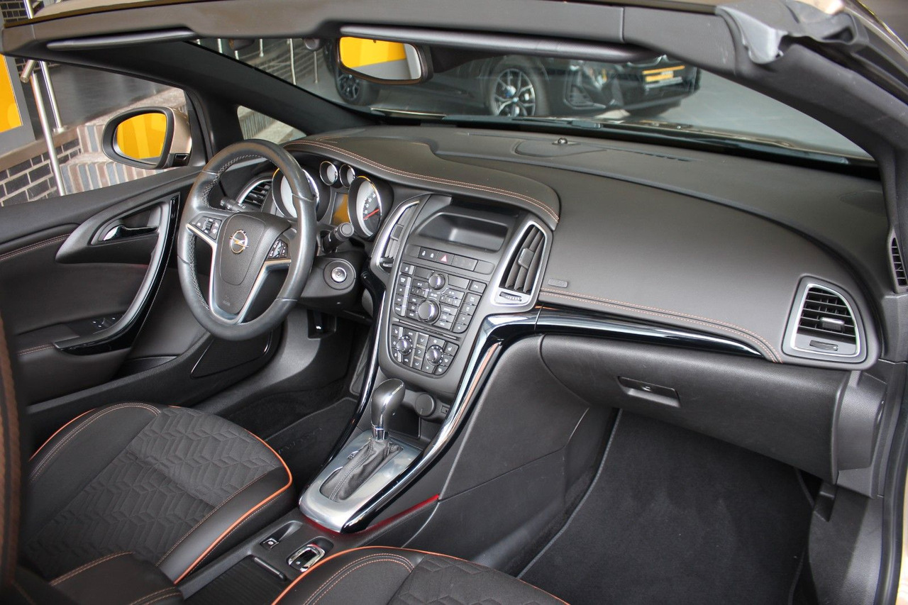 Opel Cascada Innovation AT Sitz- & Lenkradhzg BiXenon - Auto: pilt 5 Opel Cascada Innovation AT Sitz- & Lenkradhzg BiXenon - Auto: pilt 5