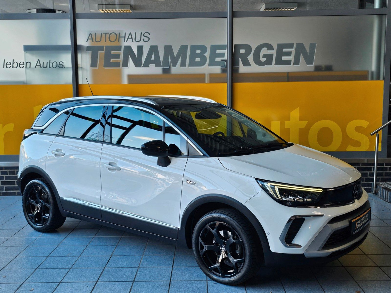 Opel Crossland 1.2 AT Ultimate Navi Kamera LED HuD - Sedaan: pilt 1 Opel Crossland 1.2 AT Ultimate Navi Kamera LED HuD - Sedaan: pilt 1