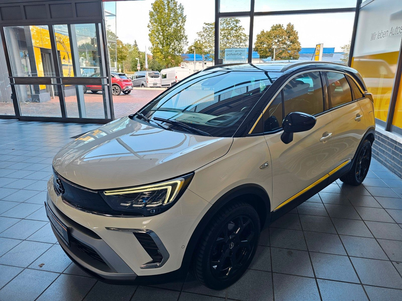 Opel Crossland 1.2 AT Ultimate Navi Kamera LED HuD - Sedaan: pilt 2 Opel Crossland 1.2 AT Ultimate Navi Kamera LED HuD - Sedaan: pilt 2