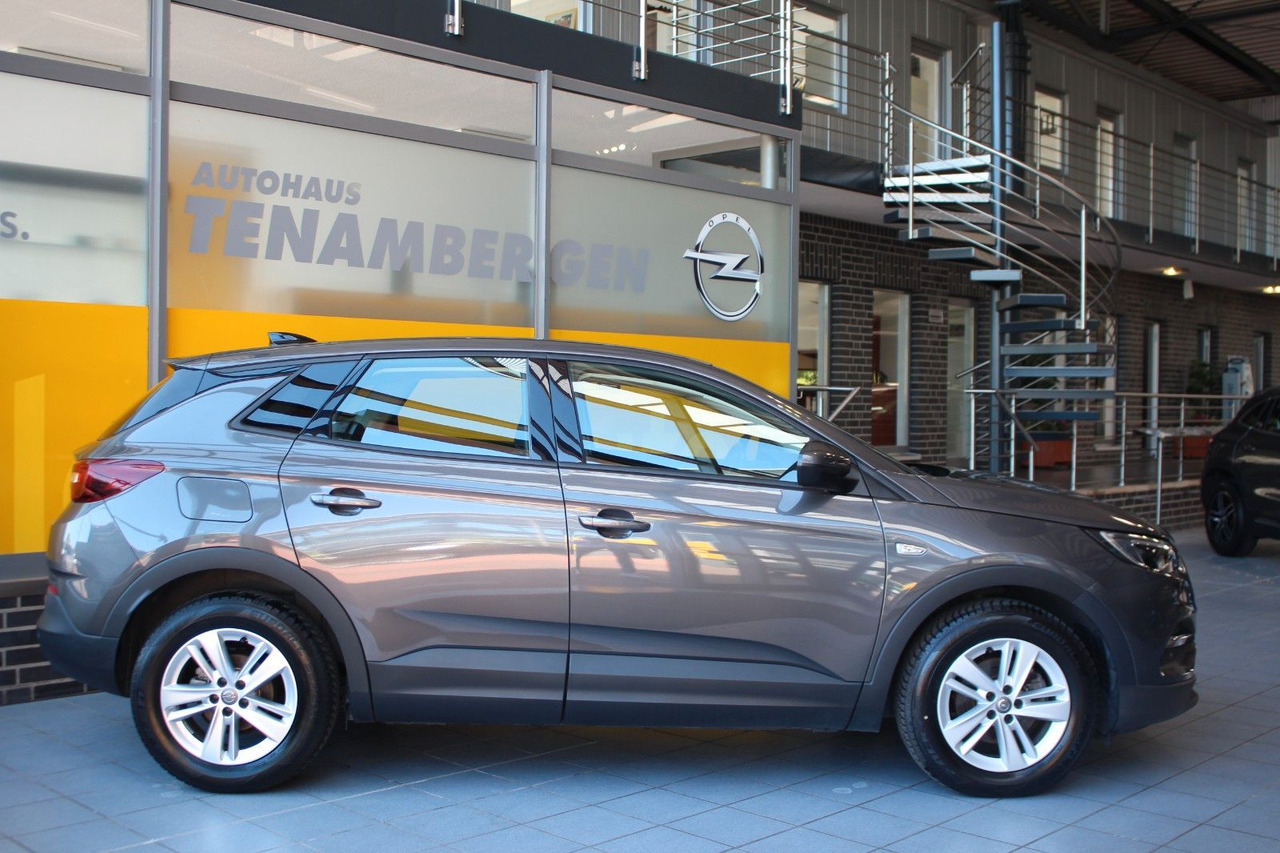 Opel Grandland Edition 1.2 Automatik Navi PDC v+h LED - Maastur: pilt 3 Opel Grandland Edition 1.2 Automatik Navi PDC v+h LED - Maastur: pilt 3