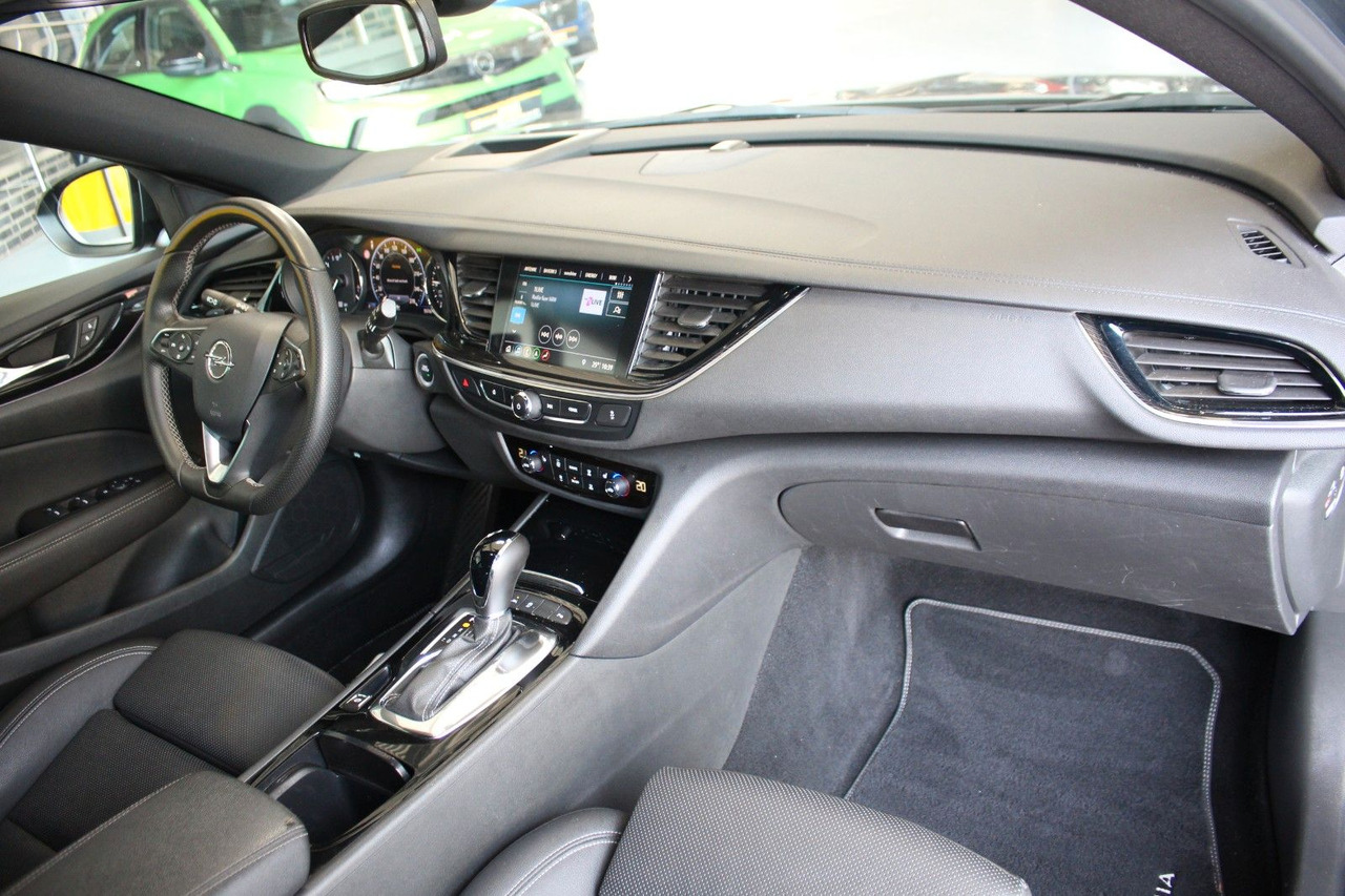 Auto Opel Insignia B Sports Tourer Ultimate 4x4 OPC AHK: pilt 7