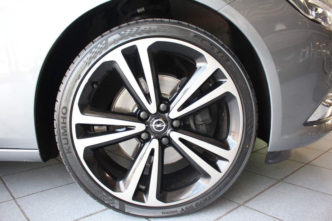 Auto Opel Insignia B Sports Tourer Ultimate 4x4 OPC AHK: pilt 18