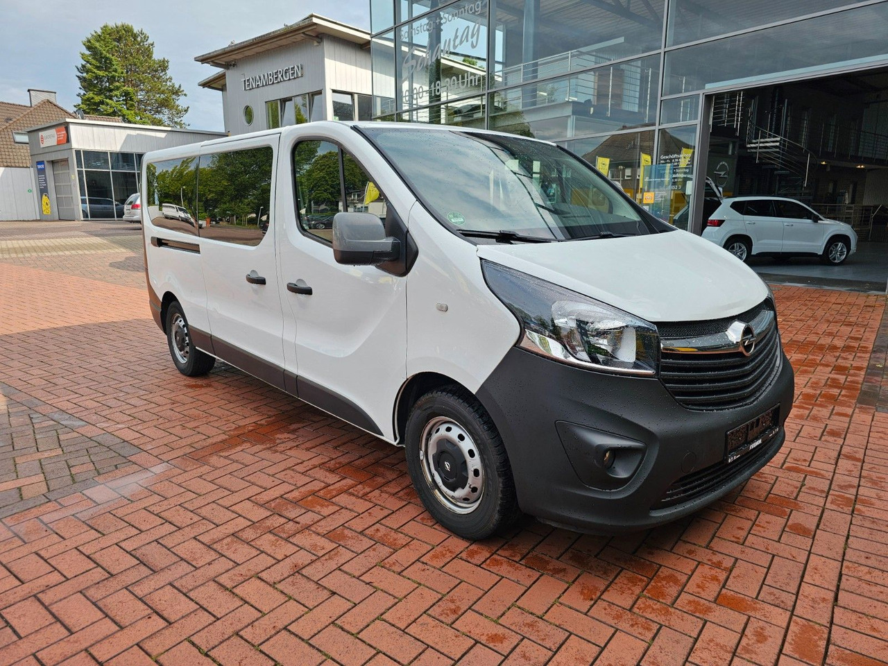 Opel Vivaro B Combi Bus L2H1 2,9t AHK - Mikrobuss: pilt 1 Opel Vivaro B Combi Bus L2H1 2,9t AHK - Mikrobuss: pilt 1