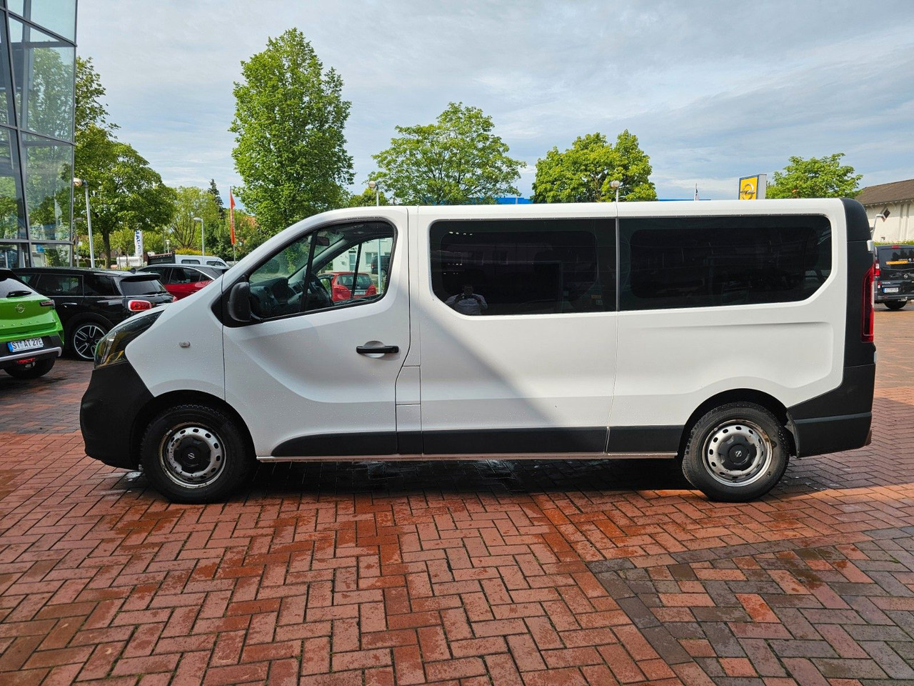 Opel Vivaro B Combi Bus L2H1 2,9t AHK - Mikrobuss: pilt 2 Opel Vivaro B Combi Bus L2H1 2,9t AHK - Mikrobuss: pilt 2