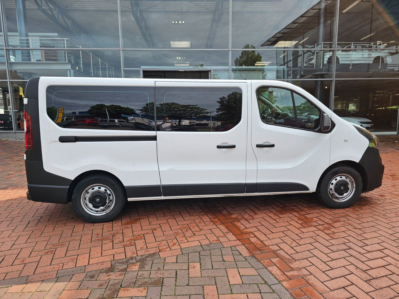 Opel Vivaro B Combi Bus L2H1 2,9t AHK - Mikrobuss: pilt 5 Opel Vivaro B Combi Bus L2H1 2,9t AHK - Mikrobuss: pilt 5