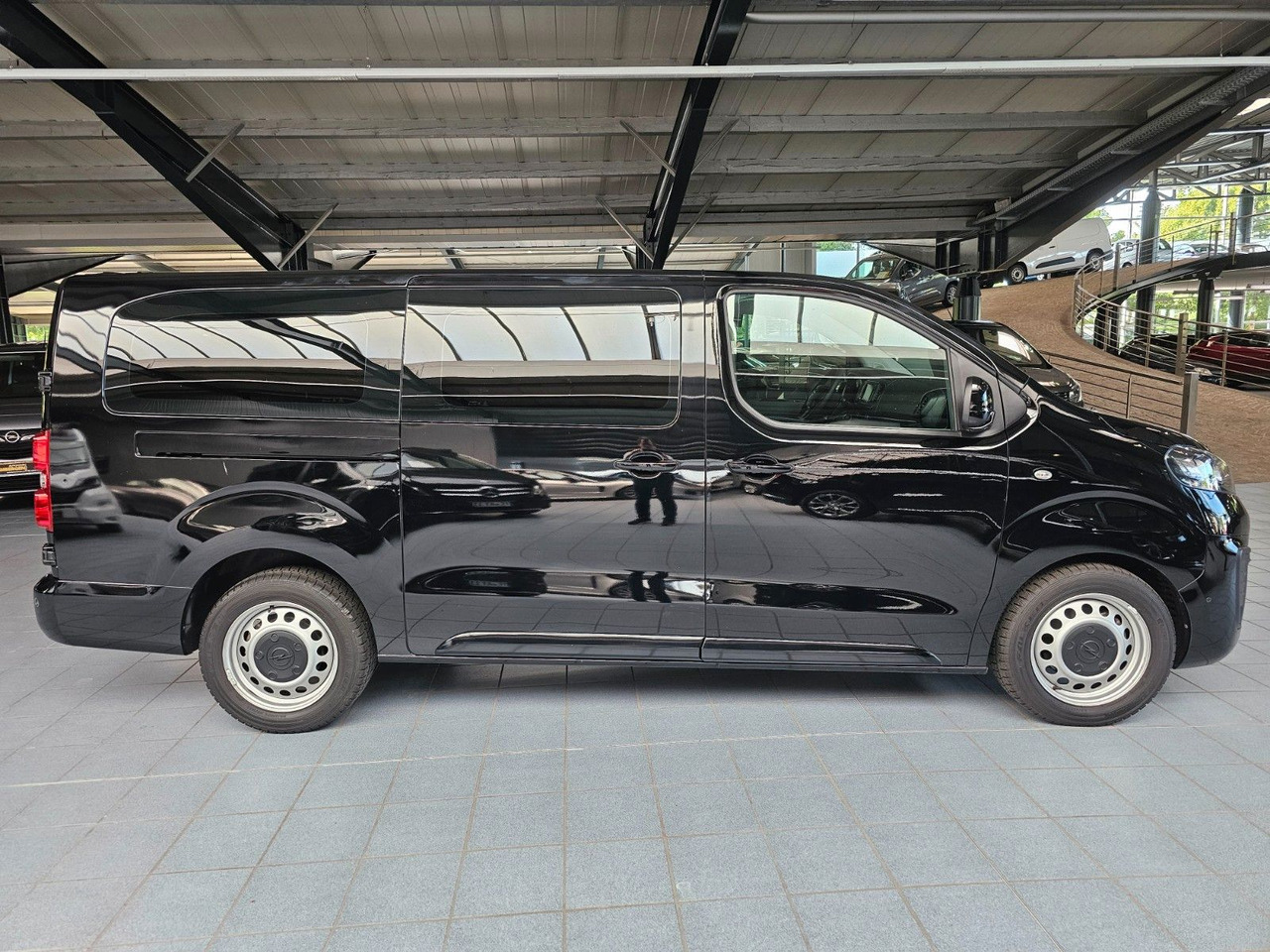 Opel Vivaro Kasten FlexSpace L DoKa Navi CarPlay DAB - Väike kaubik, Meeskonnaauto: pilt 5 Opel Vivaro Kasten FlexSpace L DoKa Navi CarPlay DAB - Väike kaubik, Meeskonnaauto: pilt 5