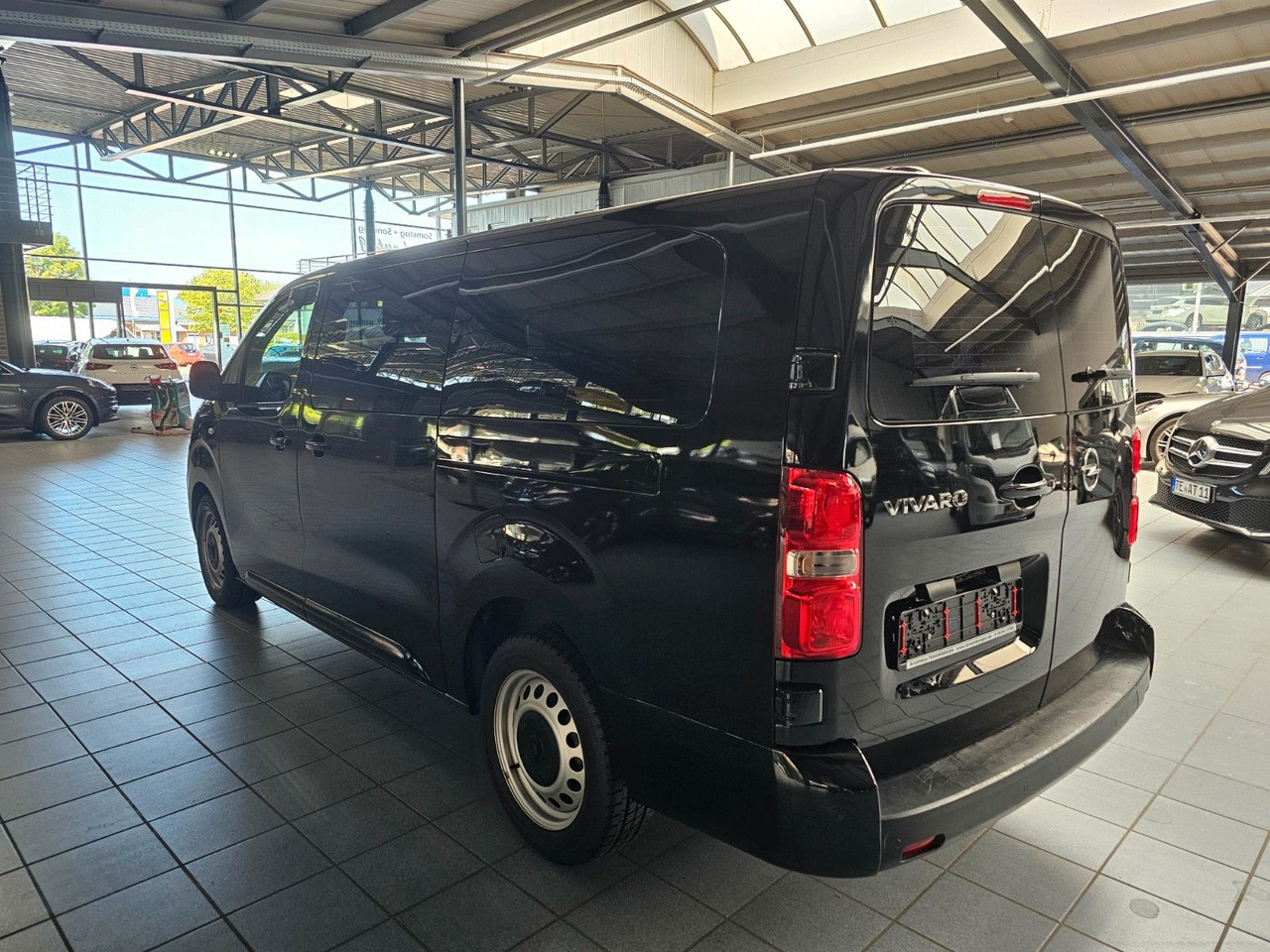 Opel Vivaro Kasten FlexSpace L DoKa Navi CarPlay DAB - Väike kaubik, Meeskonnaauto: pilt 3 Opel Vivaro Kasten FlexSpace L DoKa Navi CarPlay DAB - Väike kaubik, Meeskonnaauto: pilt 3