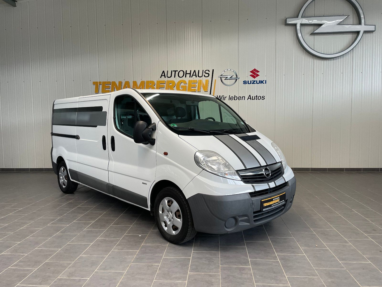 Opel Vivaro Kasten L2H1 2,9t Tüv Scheckheft Klima AHK - Väike kaubik: pilt 1 Opel Vivaro Kasten L2H1 2,9t Tüv Scheckheft Klima AHK - Väike kaubik: pilt 1