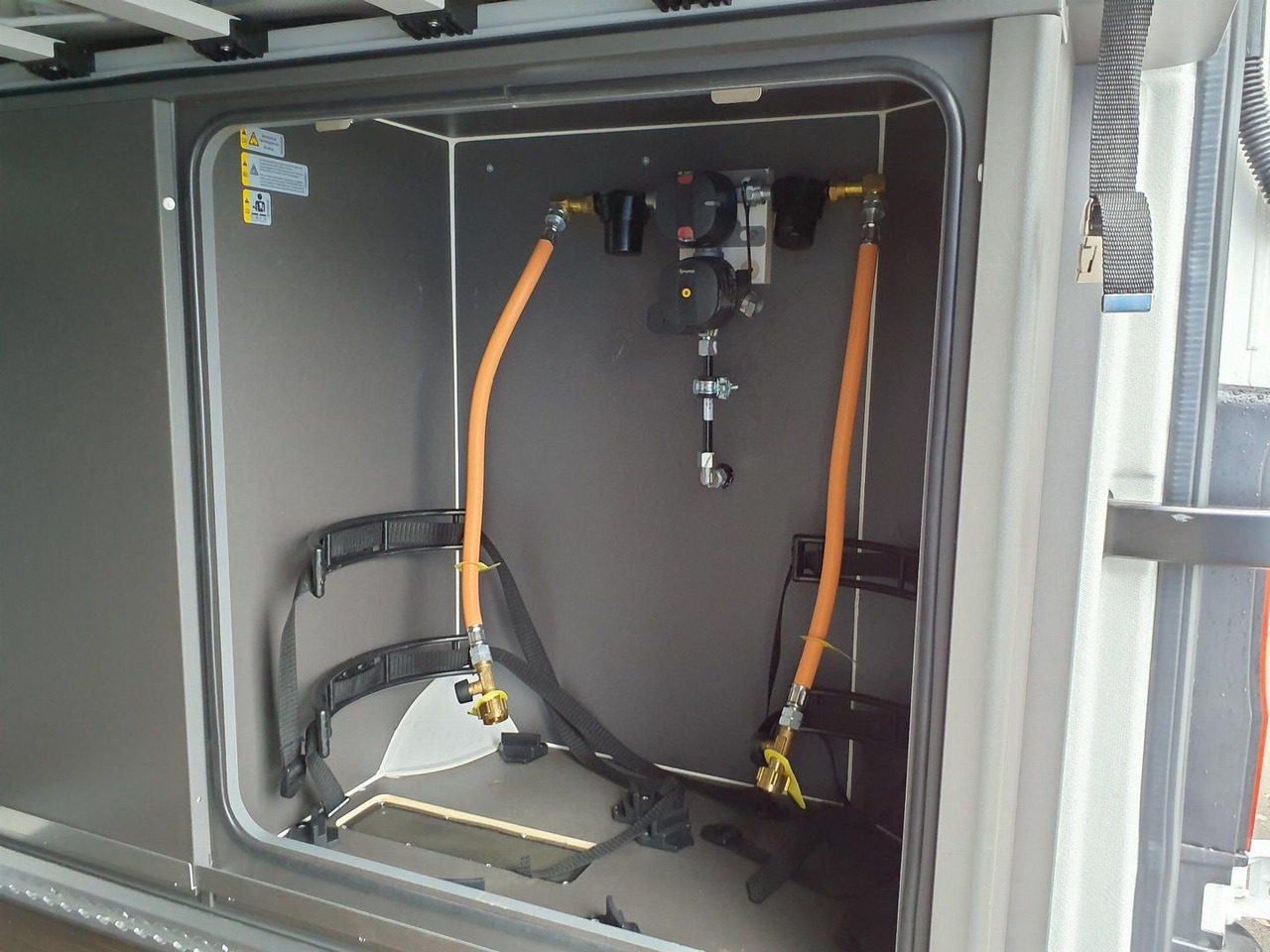 Volkswagen Crafter Grand California 600 Solar Kamer AHK ACC - Campervan: pilt 5 Volkswagen Crafter Grand California 600 Solar Kamer AHK ACC - Campervan: pilt 5