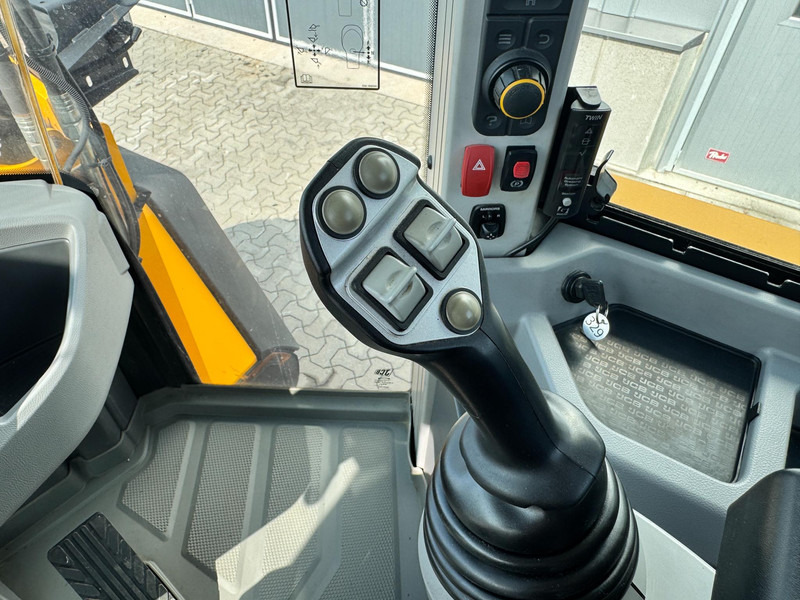 Rataslaadur JCB 413 2.800h: pilt 11