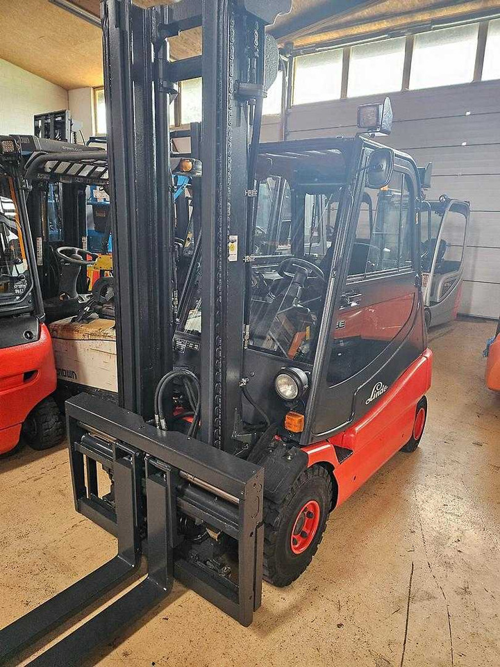 Linde E25S-03 - Elektritõstuk: pilt 2 Linde E25S-03 - Elektritõstuk: pilt 2