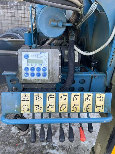 Uus Kallurauto, Kraanaga veoauto MERCEDES-BENZ actros: pilt 13 Uus Kallurauto, Kraanaga veoauto MERCEDES-BENZ actros: pilt 13