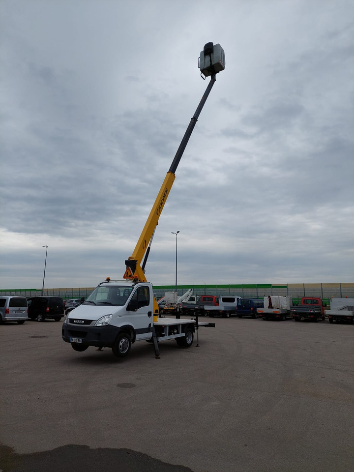 Iveco 35C11 - Veoautolt tõusev platvorm: pilt 4 Iveco 35C11 - Veoautolt tõusev platvorm: pilt 4