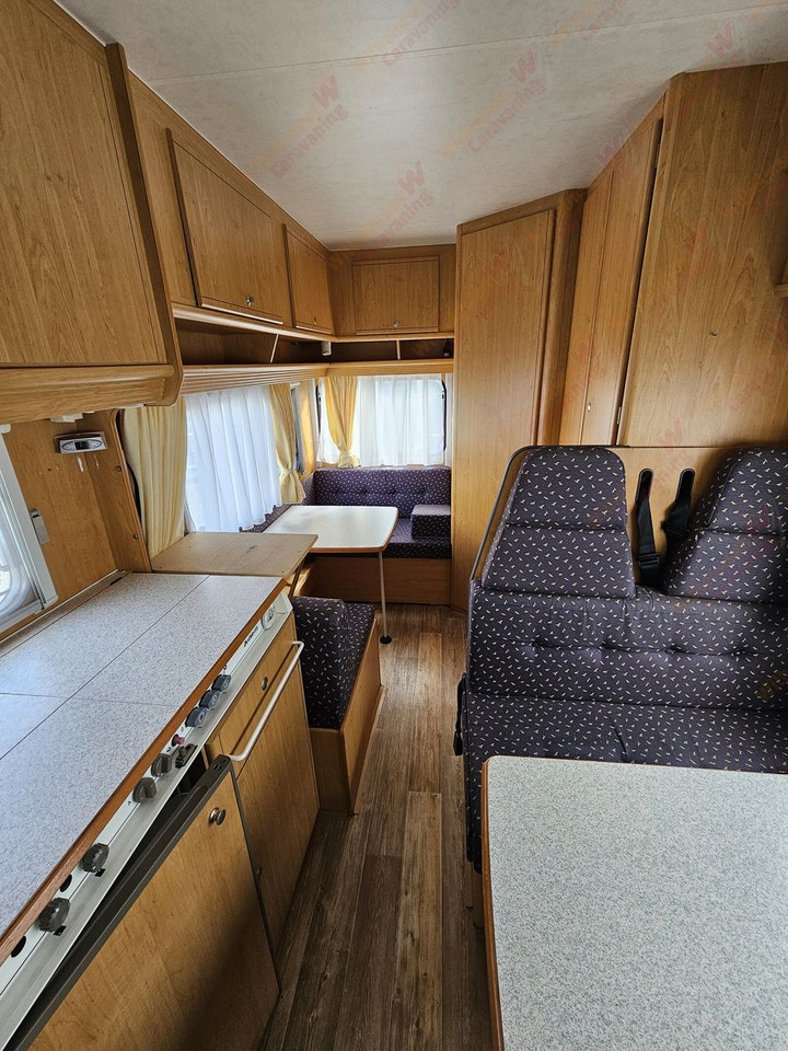 Alkooven DethleffsA 5820 6 Personen Zulassung: pilt 6